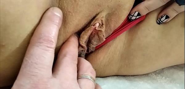  Lustful mature bitch passionately cums from cunnilingus ... Inimitable orgasmic convulsions of an experienced mature whore ...